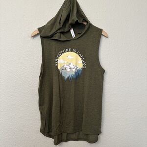 Guru Active Graphic “Adventure is Calling and I Must go” Sleeveless Hoodie Sz M